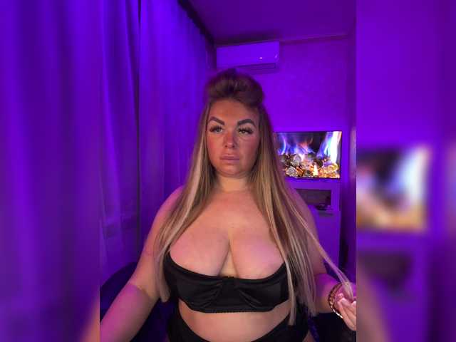 VictoriaDiamo live cam on BongaCams