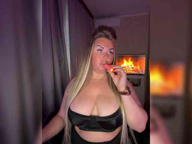 VictoriaDiamo Sex Cam Show