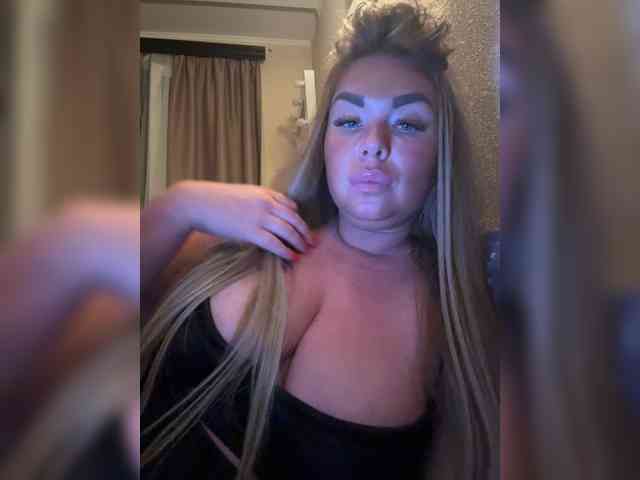 VictoriaDiamo Sex Cam Show