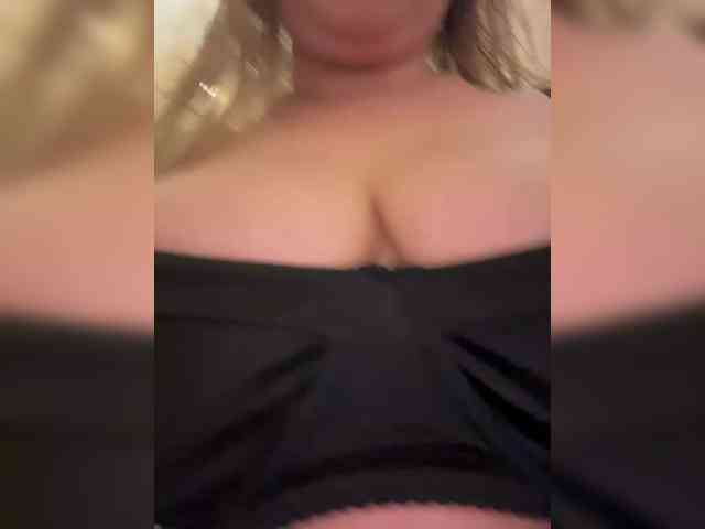 VictoriaFoxxx webcam