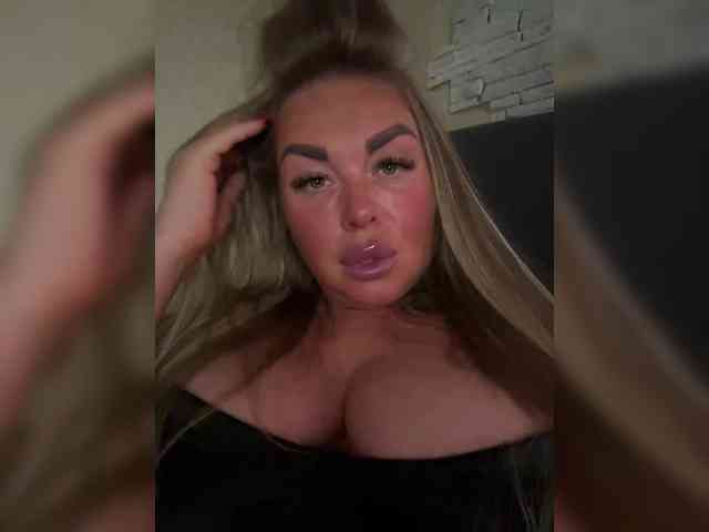VictoriaDiamo Sex Cam Show