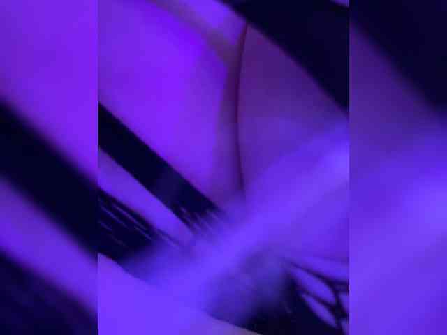 Модель: VictoriaFoxxx