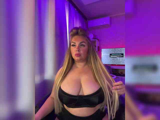VictoriaFoxxx webcam
