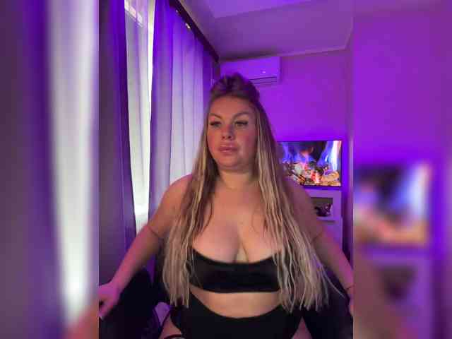 Модель: VictoriaFoxxx