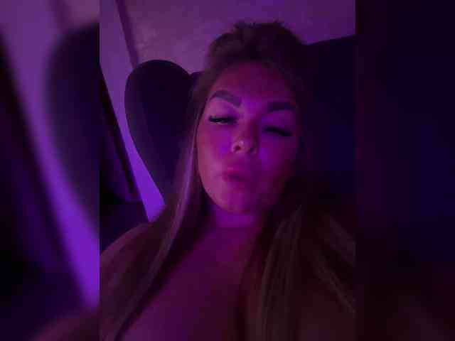 VictoriaFoxxx webcam
