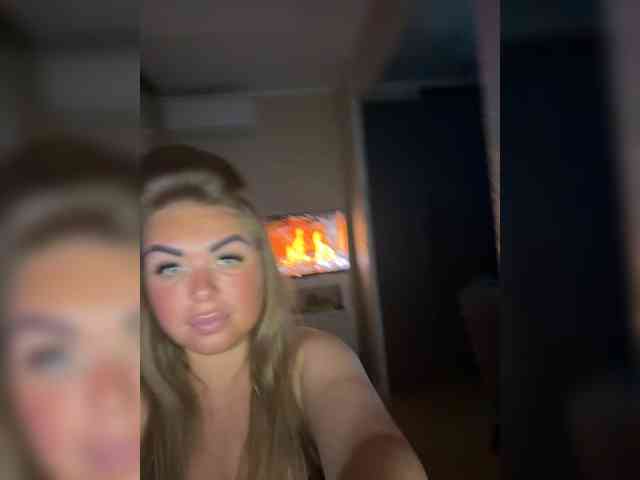 VictoriaFoxxx webcam