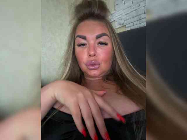 VictoriaDiamo Sex Cam Show