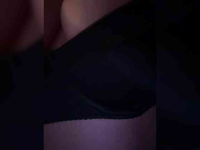 VictoriaDiamo Sex Cam Show