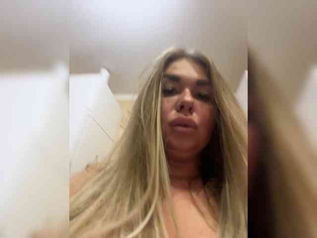 VictoriaFoxxx webcam