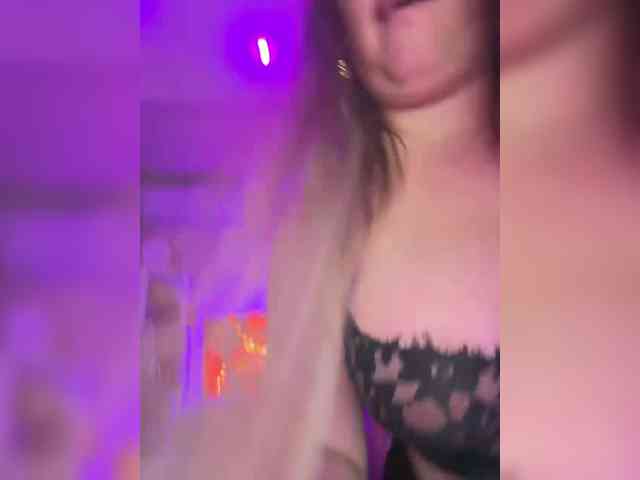 VictoriaFoxxx webcam