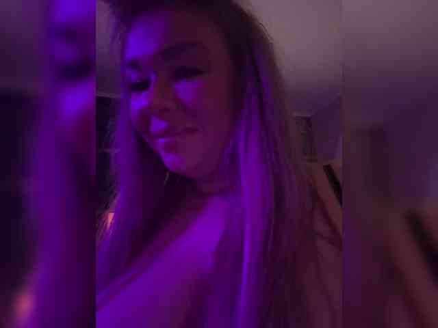 VictoriaFoxxx webcam