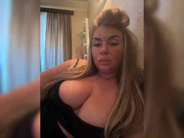 VictoriaFoxxx webcam