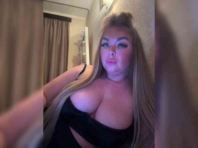 VictoriaFoxxx webcam