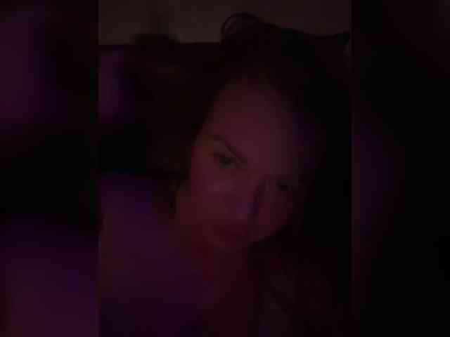 VictoriaFoxxx webcam