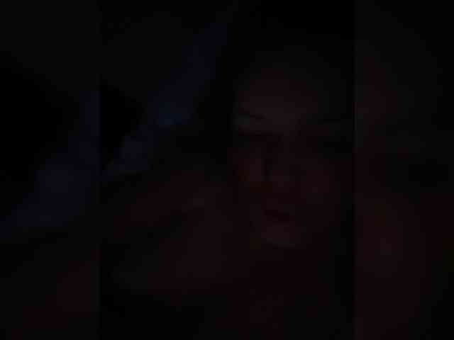 VictoriaFoxxx webcam