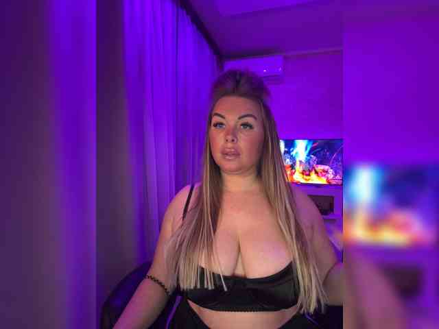 VictoriaFoxxx webcam