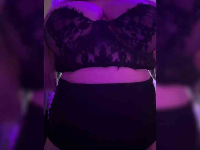 VictoriaFoxxx webcam