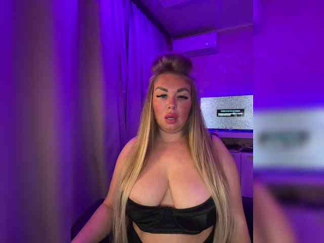 Модель: VictoriaFoxxx