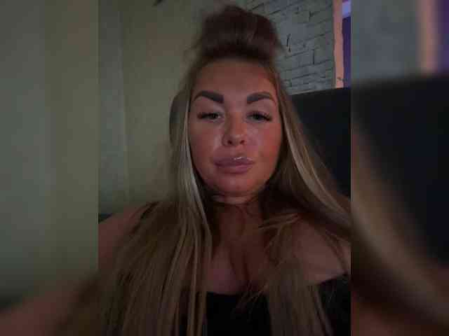 VictoriaDiamo Sex Cam Show