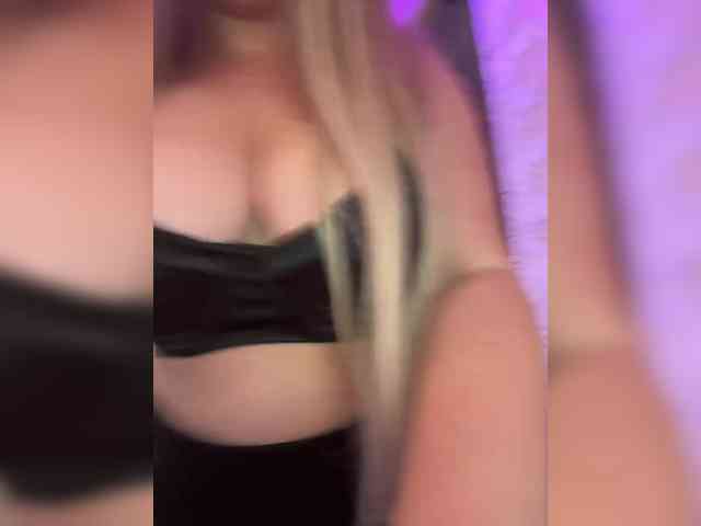 VictoriaFoxxx webcam