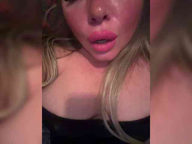 VictoriaDiamo Live Webcam on BongaCams