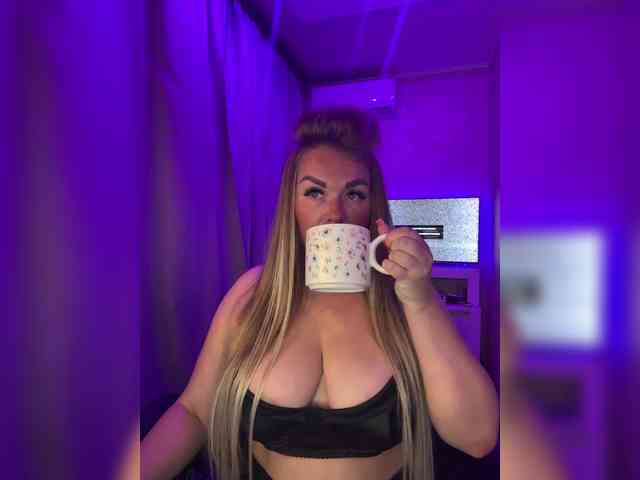 VictoriaFoxxx webcam