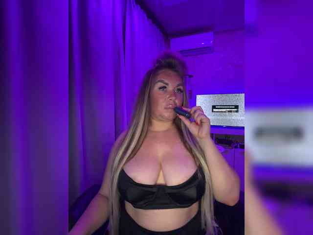 VictoriaFoxxx webcam