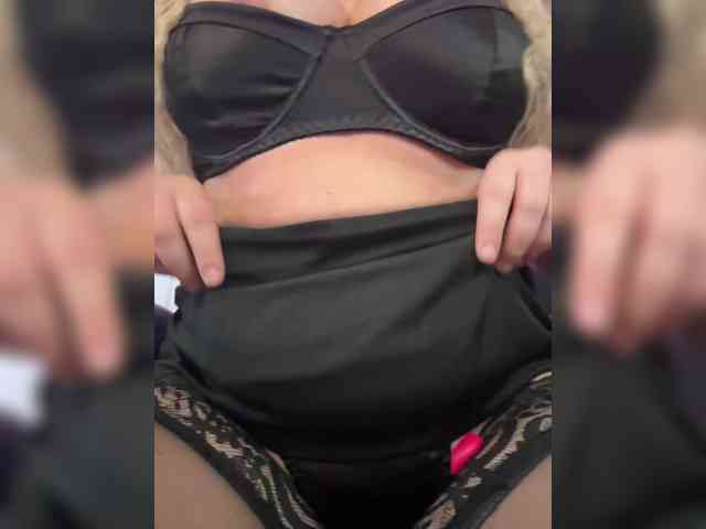 VictoriaFoxxx webcam