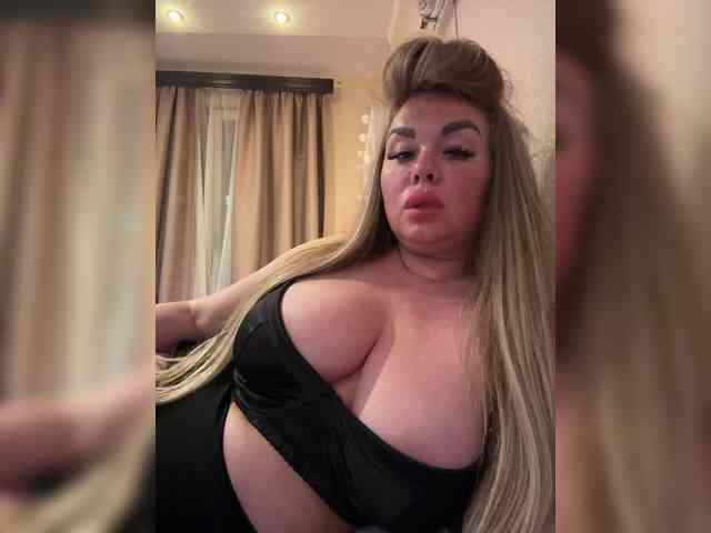 Модель: VictoriaFoxxx