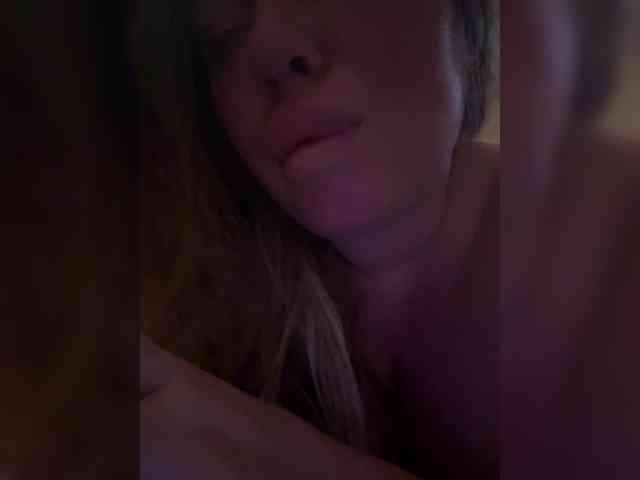 VictoriaFoxxx webcam