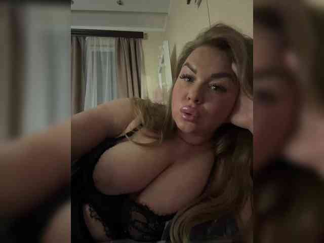 VictoriaFoxxx webcam