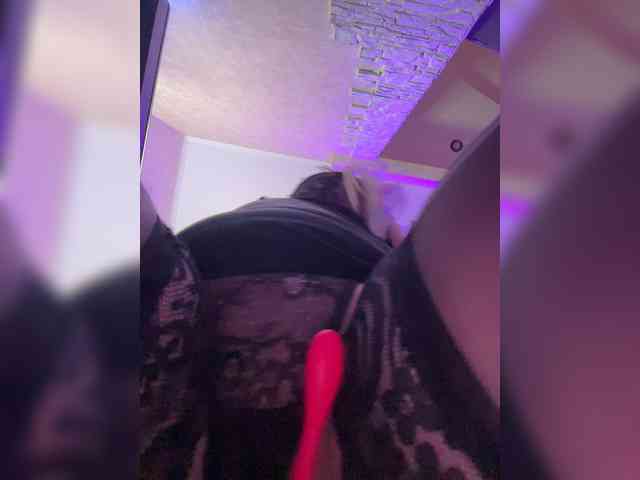 VictoriaFoxxx webcam