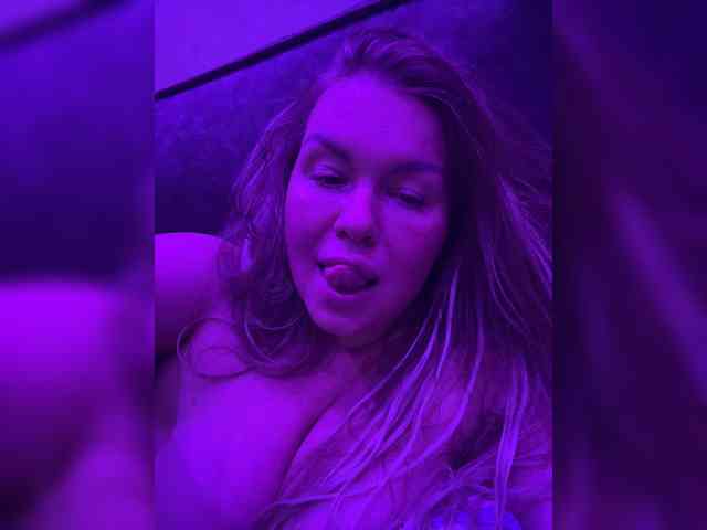 VictoriaFoxxx webcam
