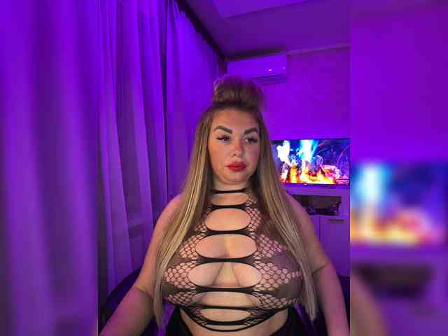 Модель: VictoriaFoxxx