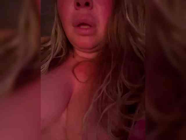VictoriaFoxxx webcam