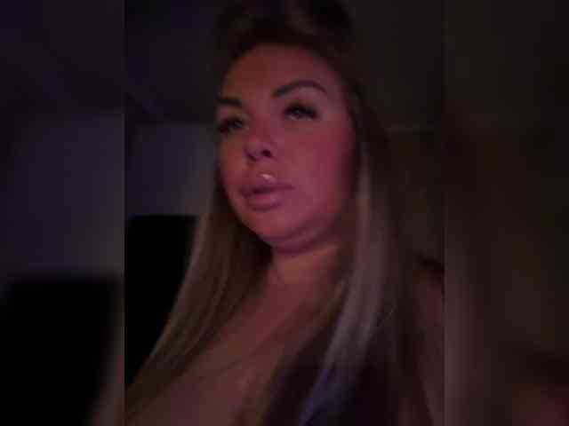 VictoriaFoxxx webcam