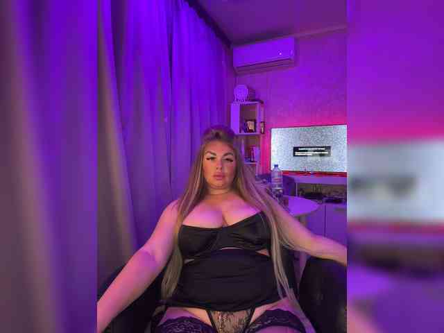 Модель: VictoriaFoxxx