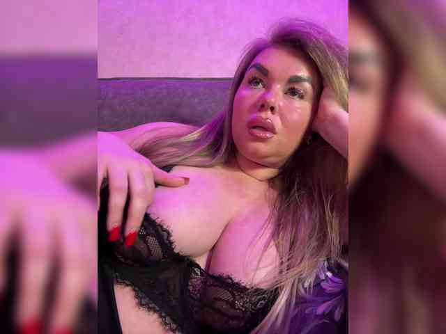 VictoriaFoxxx webcam