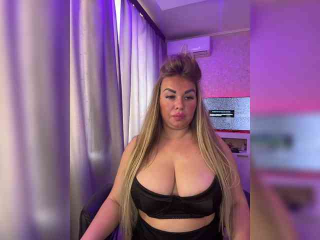 VictoriaFoxxx webcam