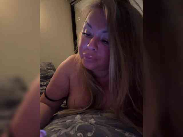 VictoriaFoxxx webcam