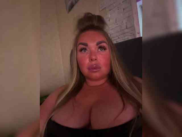 VictoriaDiamo Sex Cam Show