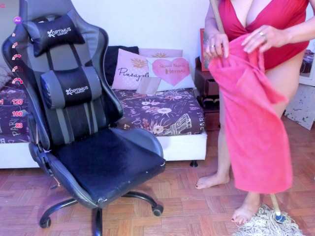 esmeraldamilf — live female cam