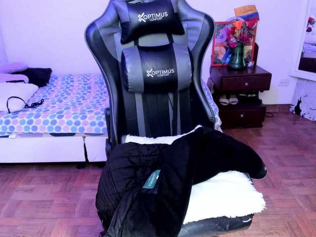 esmeraldamilf live webcam show