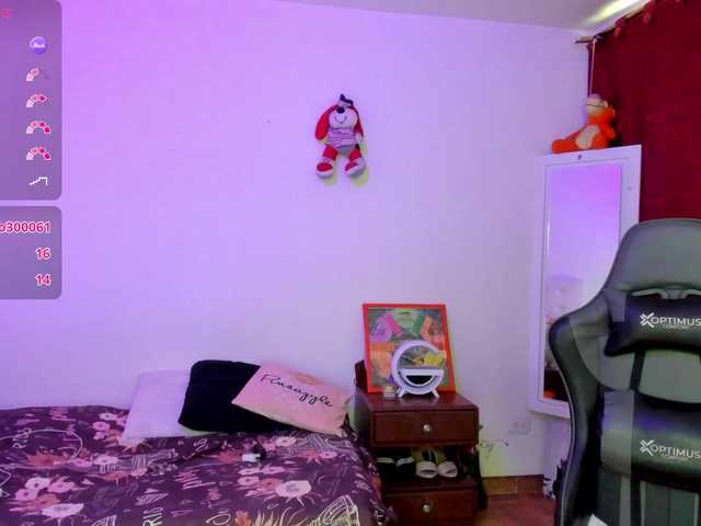 esmeraldamilf live cam on BongaCams