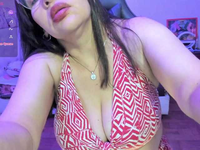 esmeraldamilf live cam on BongaCams