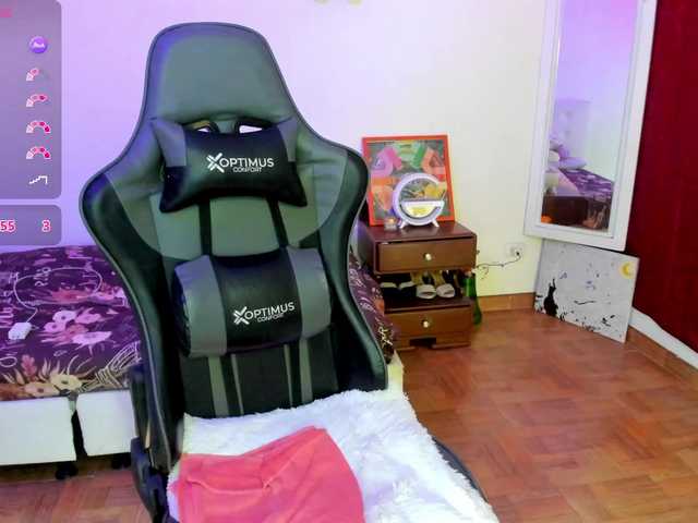 esmeraldamilf live cam on BongaCams