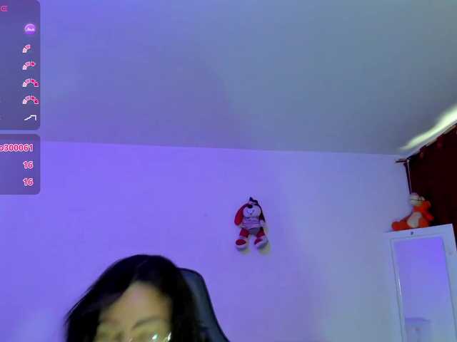 esmeraldamilf live cam preview