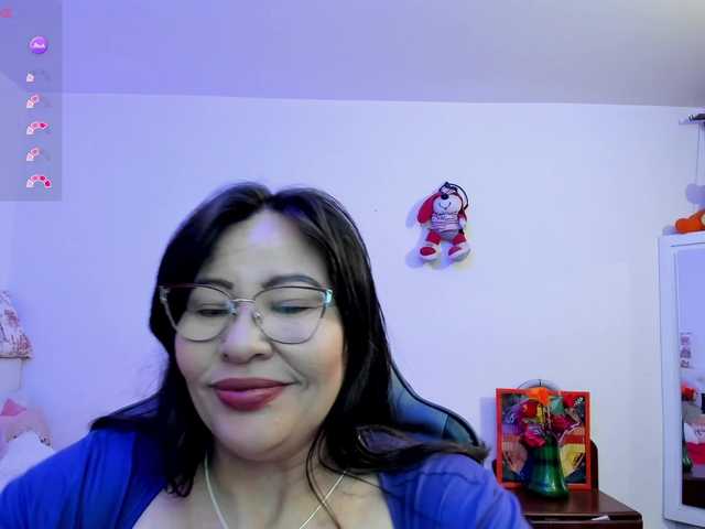 esmeraldamilf live cam on BongaCams