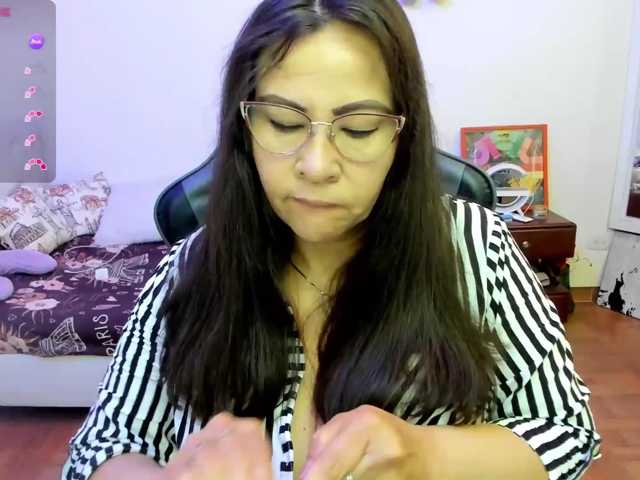 esmeraldamilf, en directo ahora en BongaCams