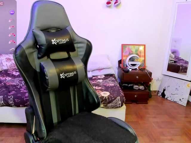 esmeraldamilf live cam on BongaCams